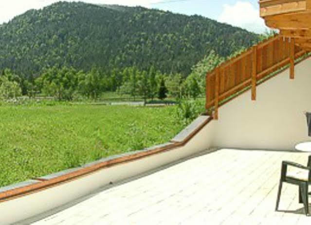 Landhaus Am Golfplatz 蒂罗尔-泽费尔德 外观 照片